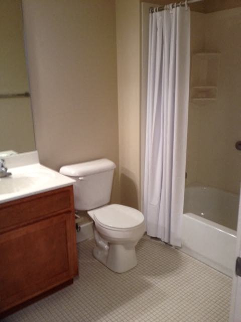 6665 Washington Ave Studio Apartment, Post Graduate, Quadrangle Properties, Quadrangle University City for Rent - Photo gallery 2